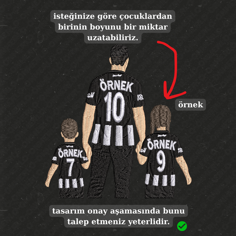 Siyah-Beyaz Formalı Baba-2 Çocuk: El Ele